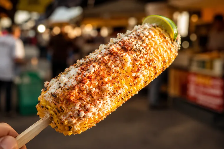Elote callejero street corn